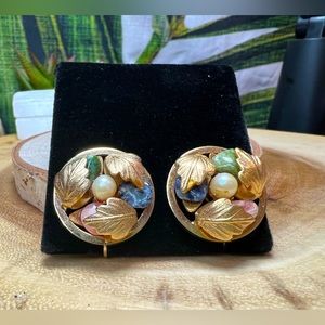 VTG| Sarah Coventry 3 Stones & Gold Leaf Clip on Earrings ✨